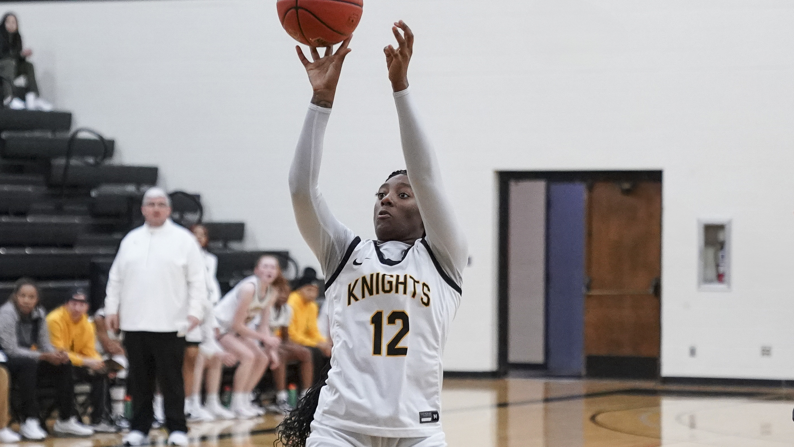 Knights win streak snapped in loss to Cougars